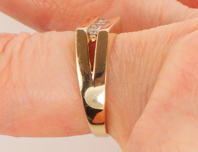Vintage 14k Yellow Gold Natural Diamond Ring .20 CT TDW Size 5 3/4