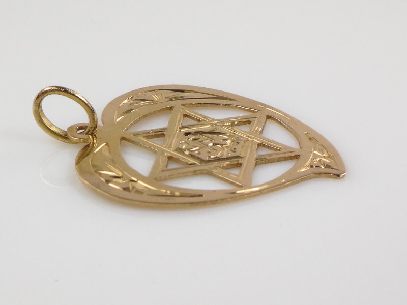 Vintage 18k Yellow Gold Jewish Star in Heart Pendant - Star of David Charm