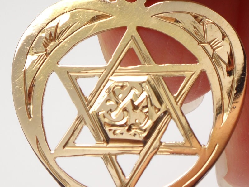 Vintage 18k Yellow Gold Jewish Star in Heart Pendant - Star of David Charm