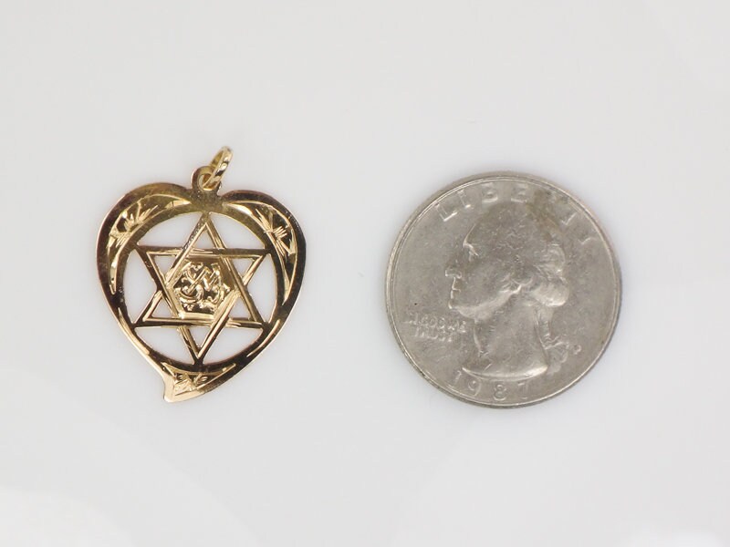 Vintage 18k Yellow Gold Jewish Star in Heart Pendant - Star of David Charm