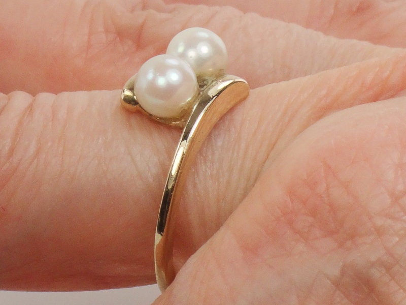 14k Double Pearl Ring - Vintage Yellow Gold Toi et Moi Ring - June Birthstone - Size 6 - Fine Jewelry