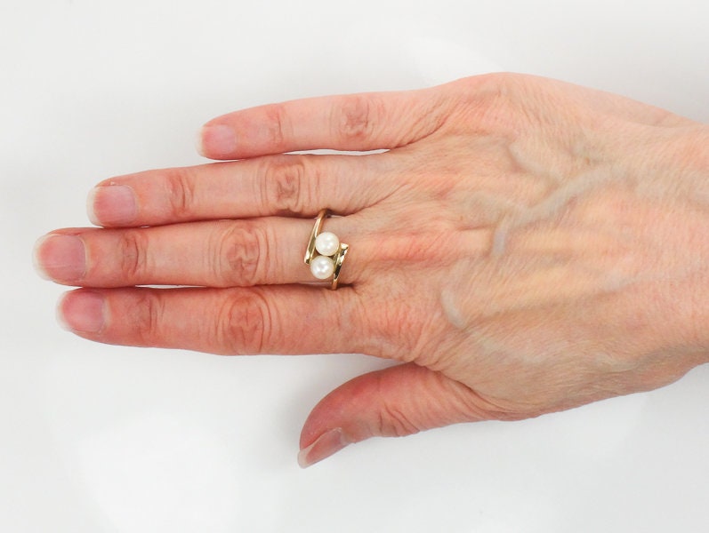 14k Double Pearl Ring - Vintage Yellow Gold Toi et Moi Ring - June Birthstone - Size 6 - Fine Jewelry