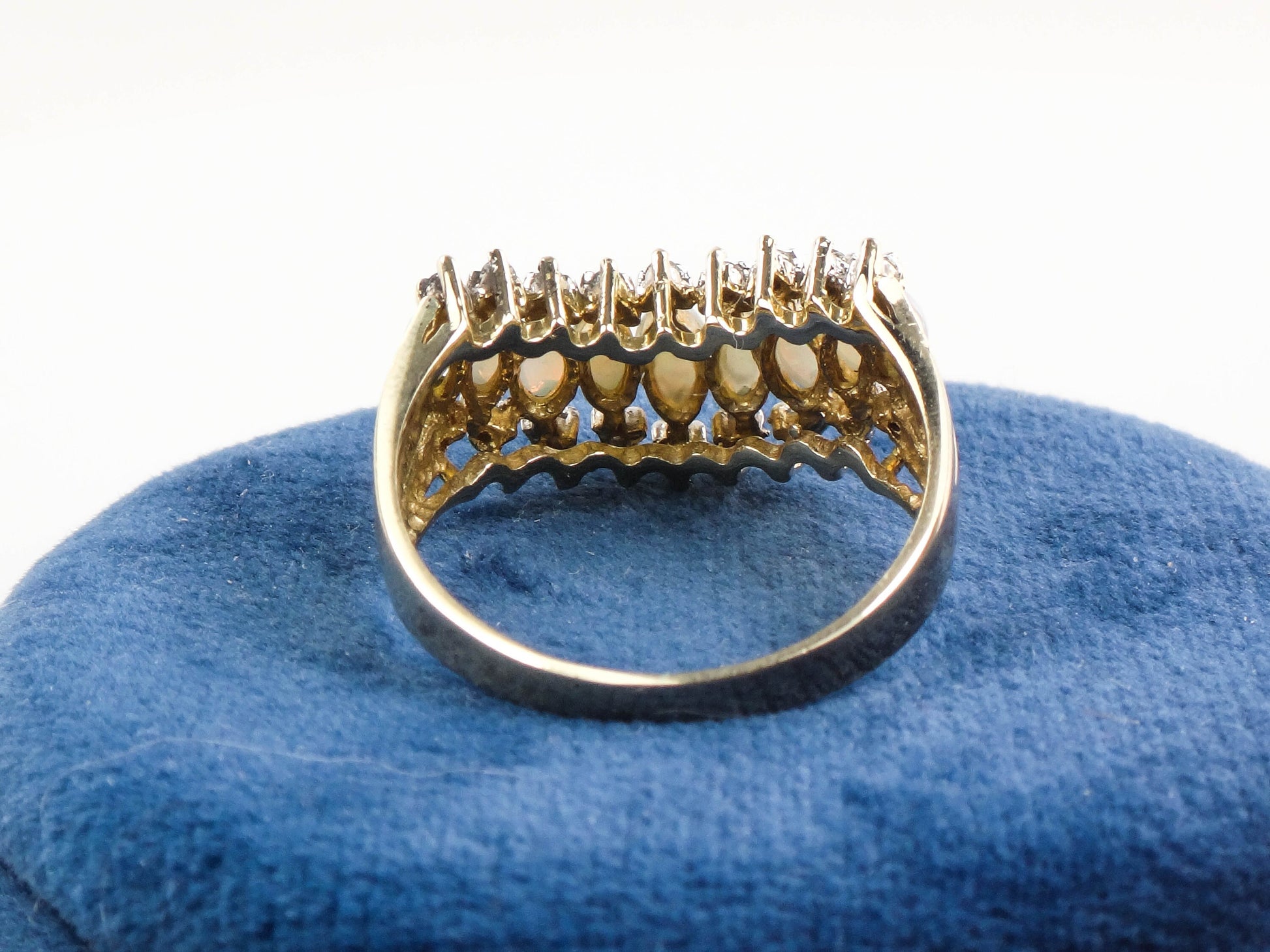 Vintage 14k Yellow Gold Opal Diamond V Ring, Size 8.5