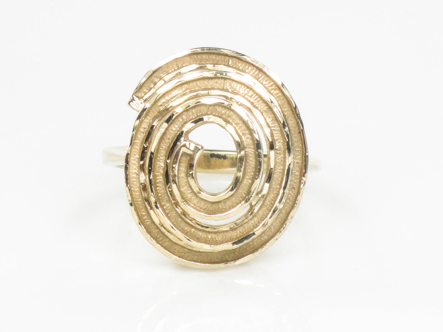 Vintage 14k Solid Yellow Gold Swirl Ring with Modern Style Size 6.75