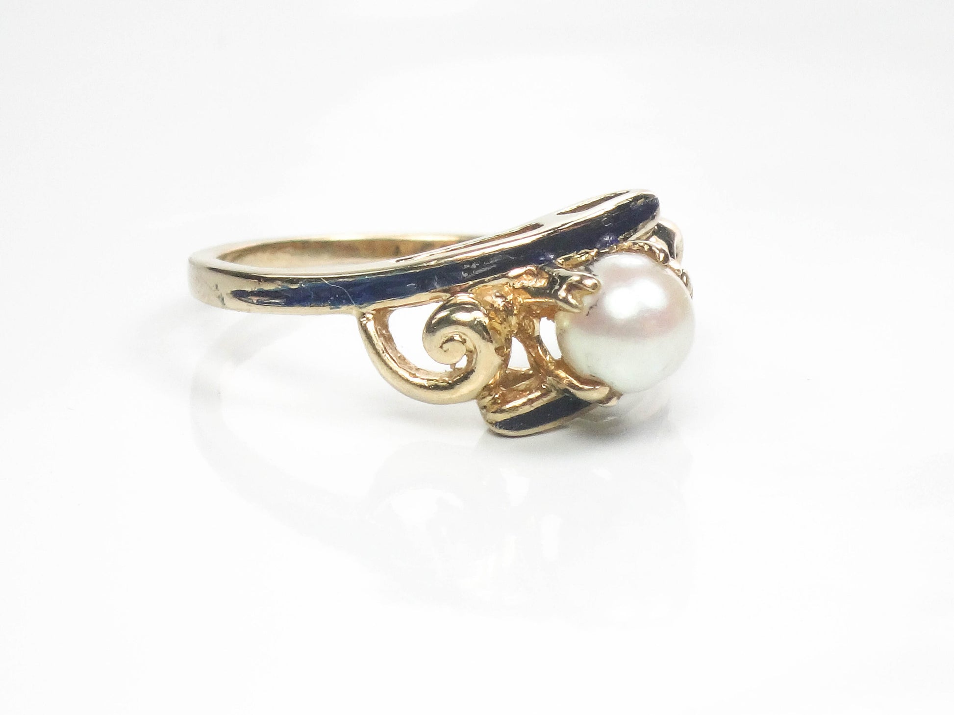Vintage 14k Gold Saltwater Pearl Ring with Blue Enamel - Size 6