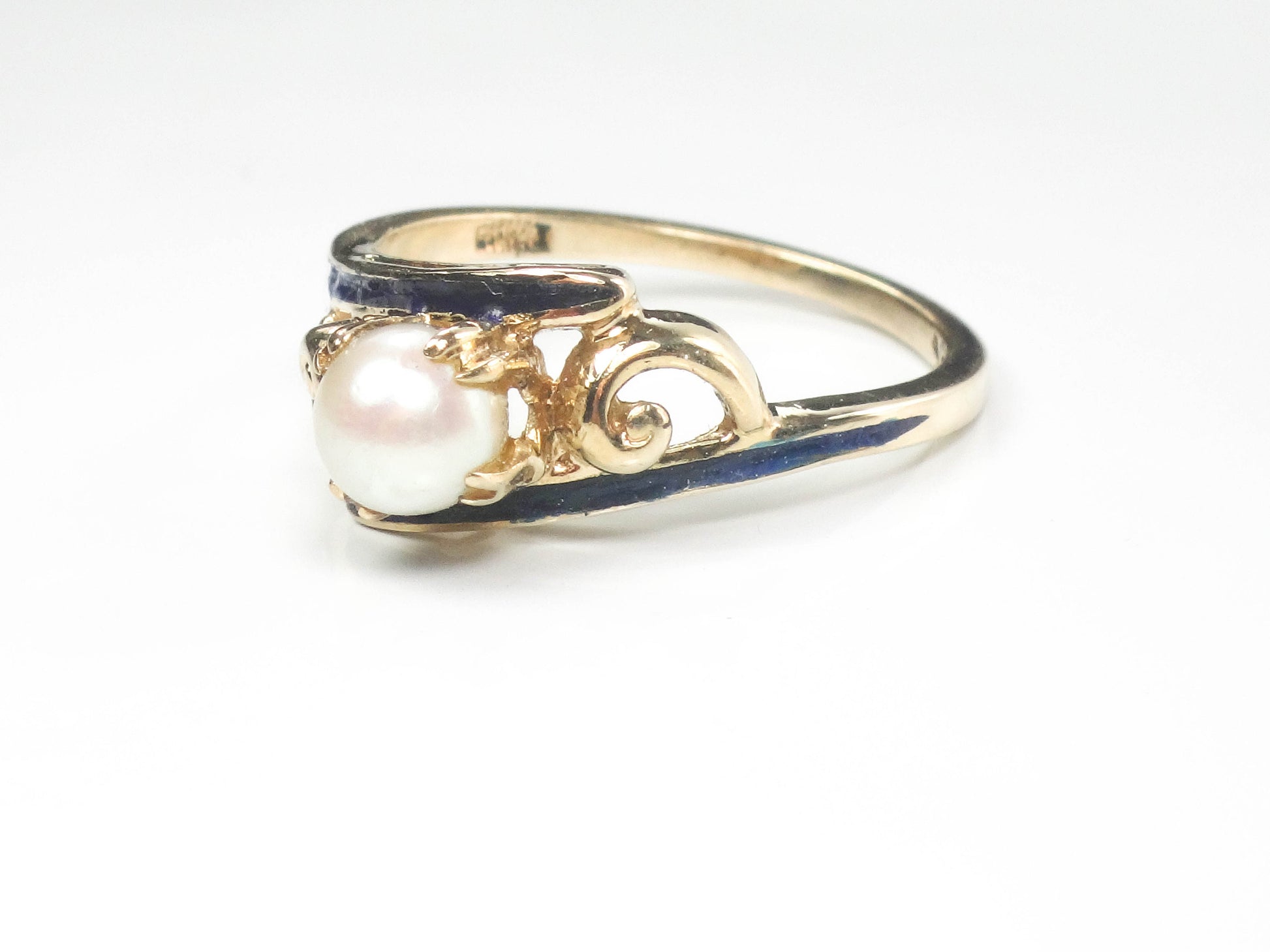 Vintage 14k Gold Saltwater Pearl Ring with Blue Enamel - Size 6