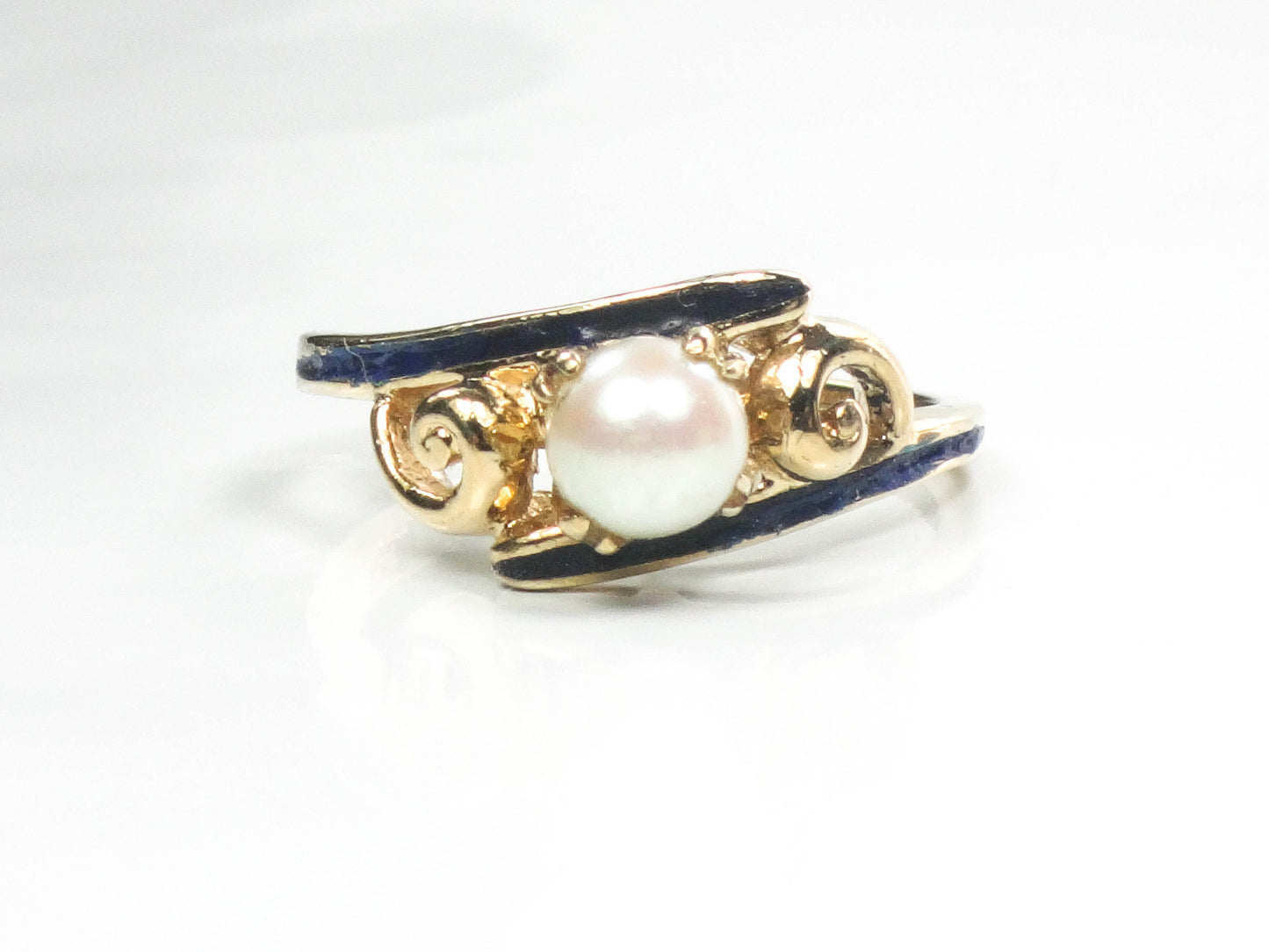 Vintage 14k Gold Saltwater Pearl Ring with Blue Enamel - Size 6