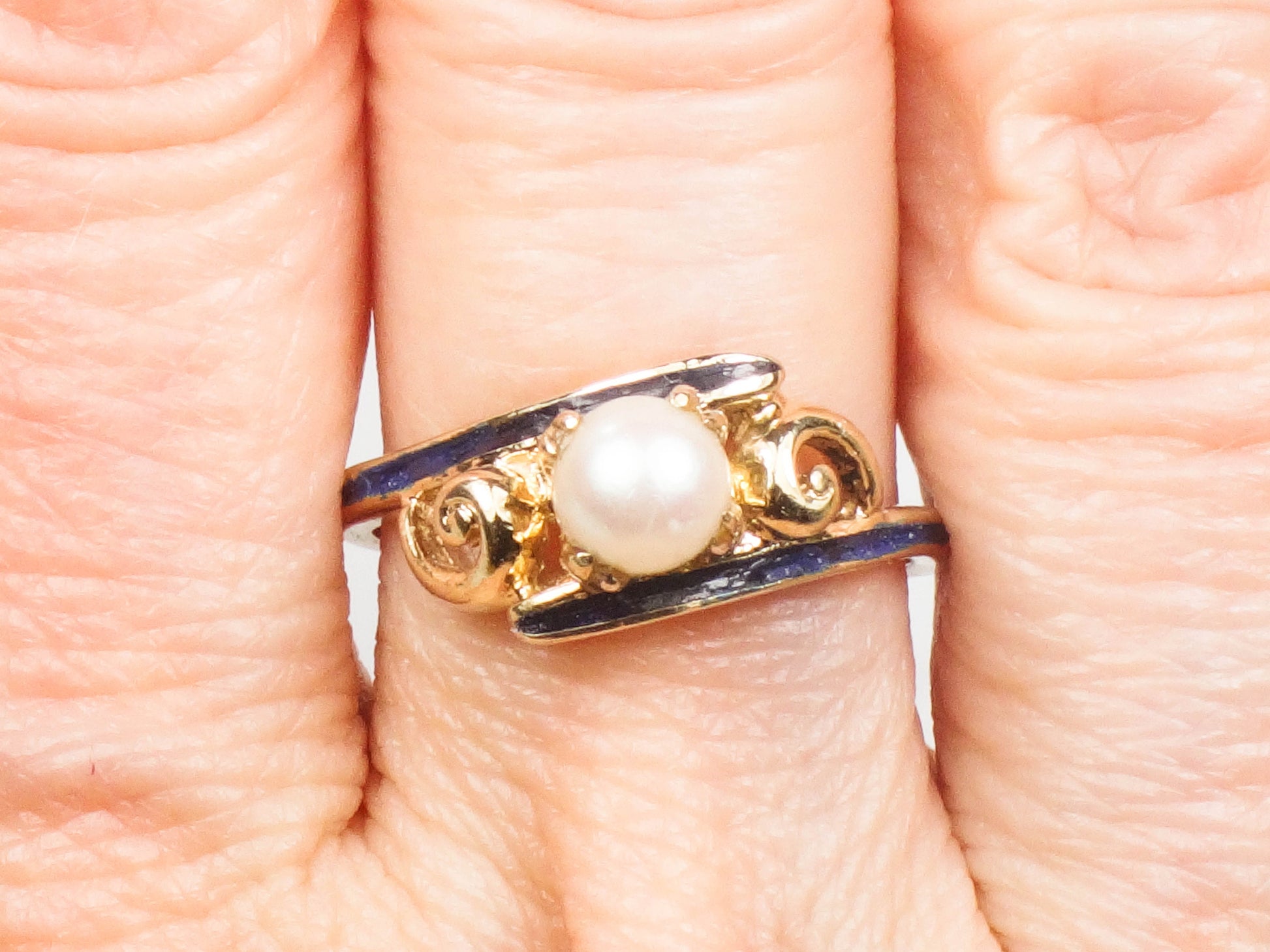 Vintage 14k Gold Saltwater Pearl Ring with Blue Enamel - Size 6