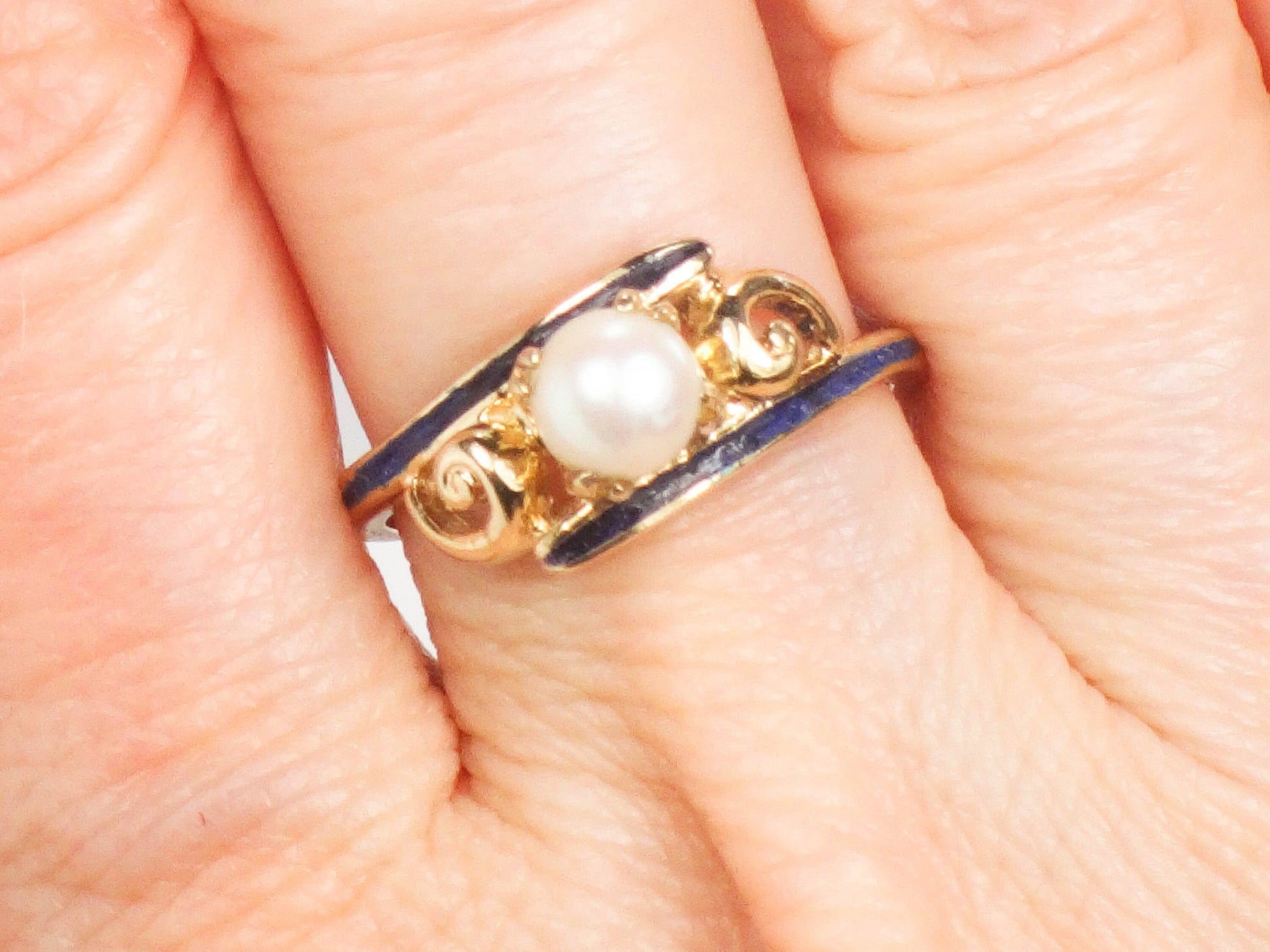 Vintage 14k Gold Saltwater Pearl Ring with Blue Enamel - Size 6