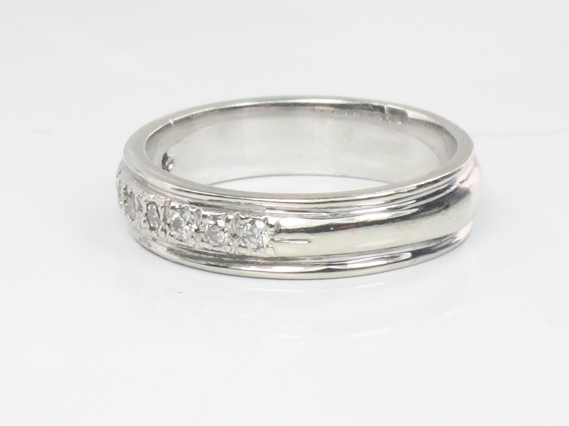 Vintage 14k White Gold Natural Diamond Wedding Band Stacking Ring Size 7