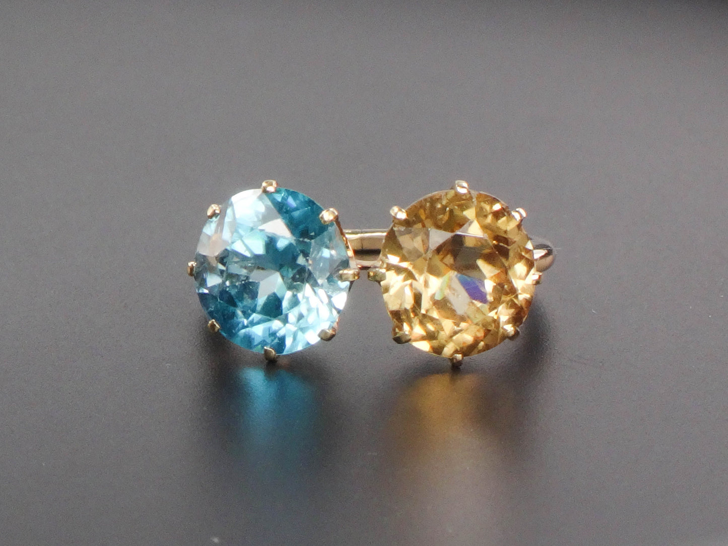 18k Yellow Gold Natural Golden and Blue Topaz Ring - Vintage Antique Two Stone Circa 1910's Jewelry - Size 7.25