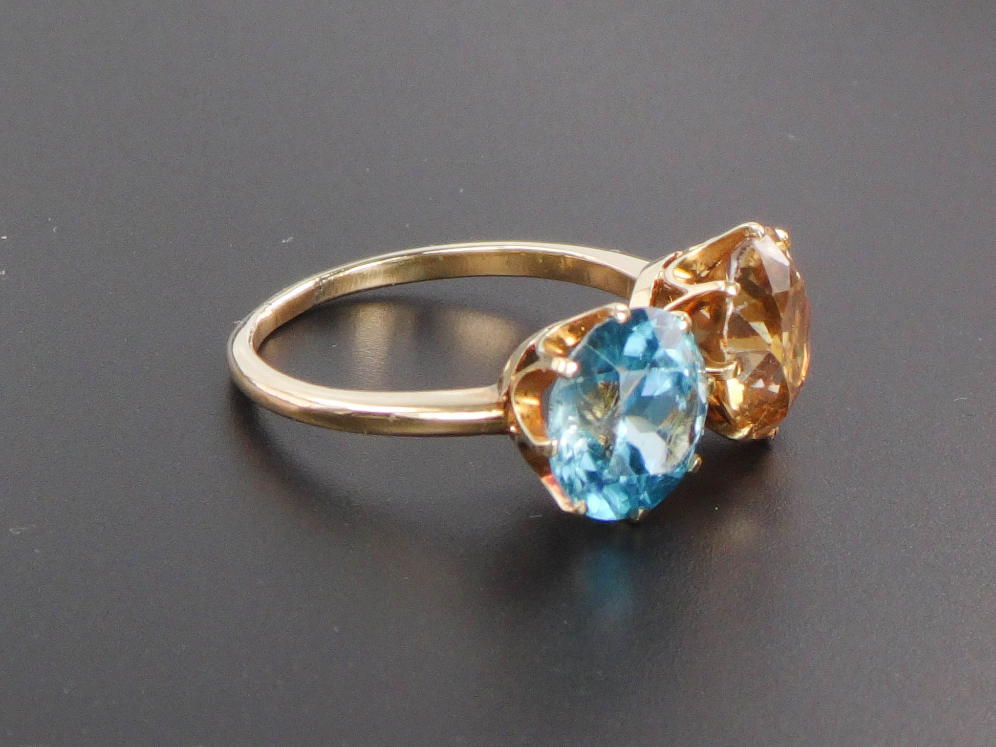 18k Yellow Gold Natural Golden and Blue Topaz Ring - Vintage Antique Two Stone Circa 1910's Jewelry - Size 7.25