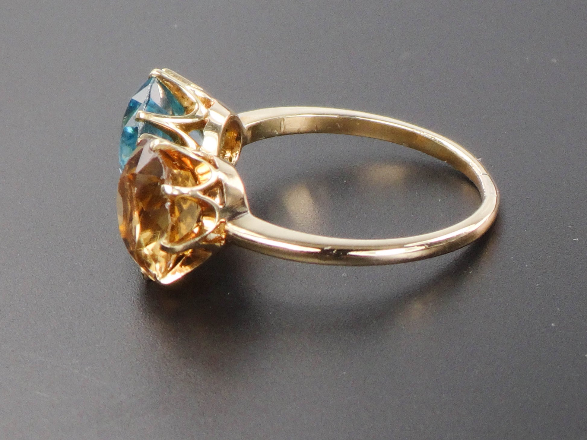 18k Yellow Gold Natural Golden and Blue Topaz Ring - Vintage Antique Two Stone Circa 1910's Jewelry - Size 7.25