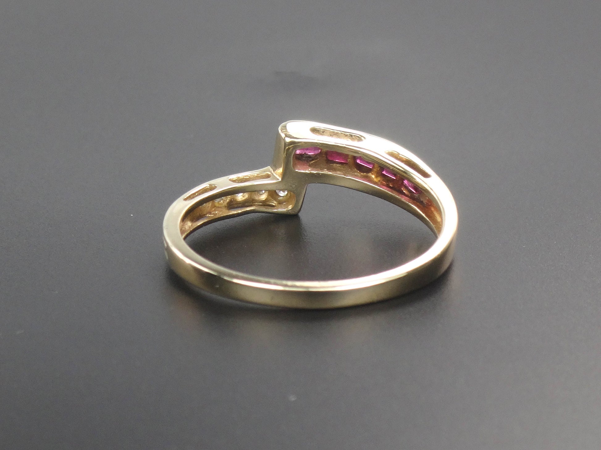 Vintage 14k Yellow Gold Ruby and Diamond Ring Crossover Style Ring Size 7.75