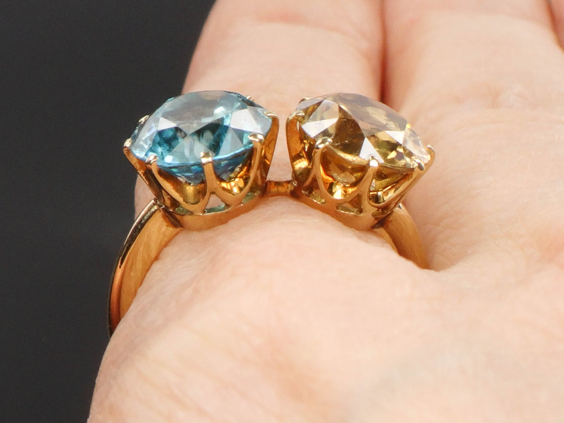 18k Yellow Gold Natural Golden and Blue Topaz Ring - Vintage Antique Two Stone Circa 1910's Jewelry - Size 7.25