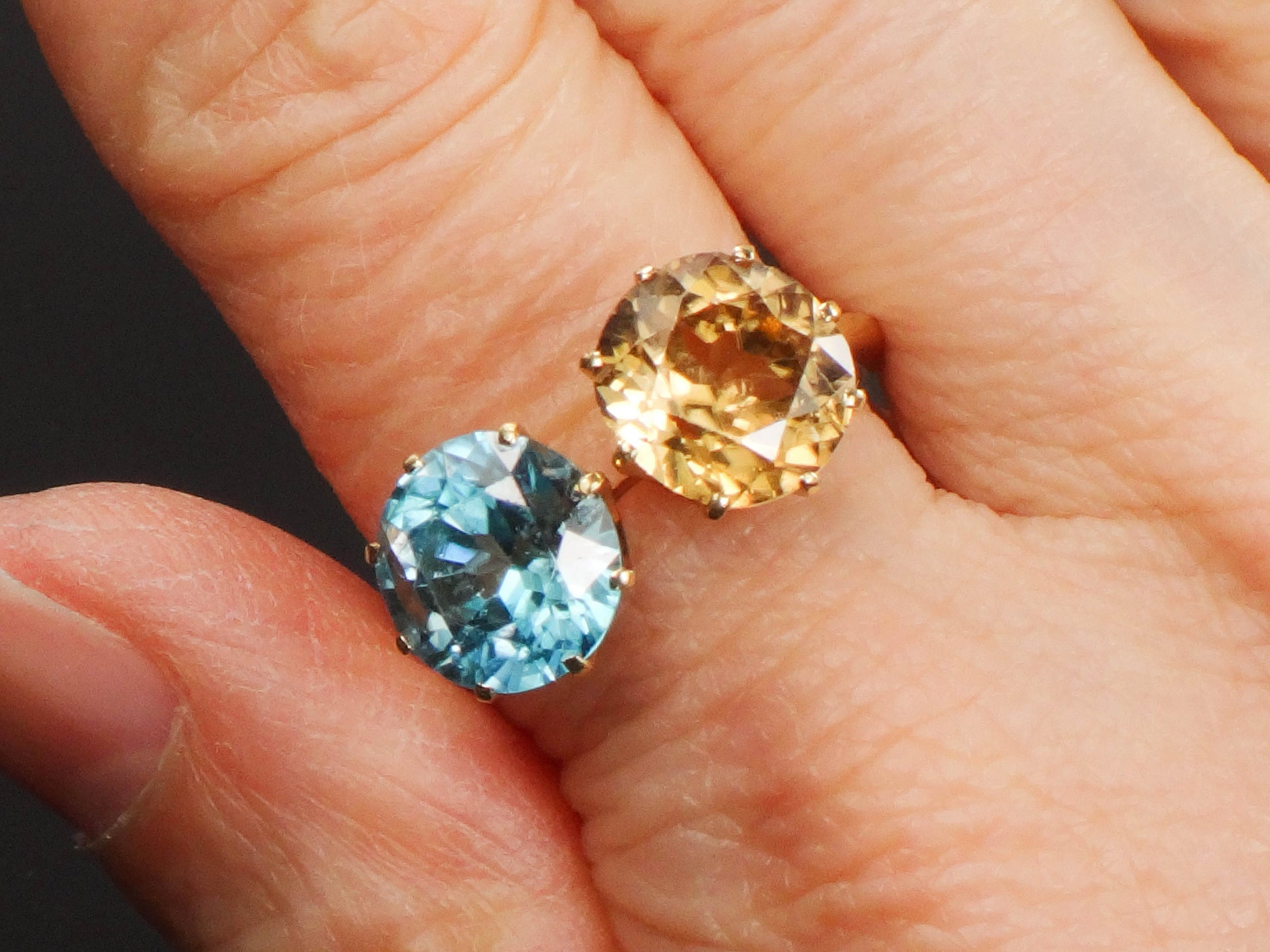 18k Yellow Gold Natural Golden and Blue Topaz Ring - Vintage Antique Two Stone Circa 1910's Jewelry - Size 7.25