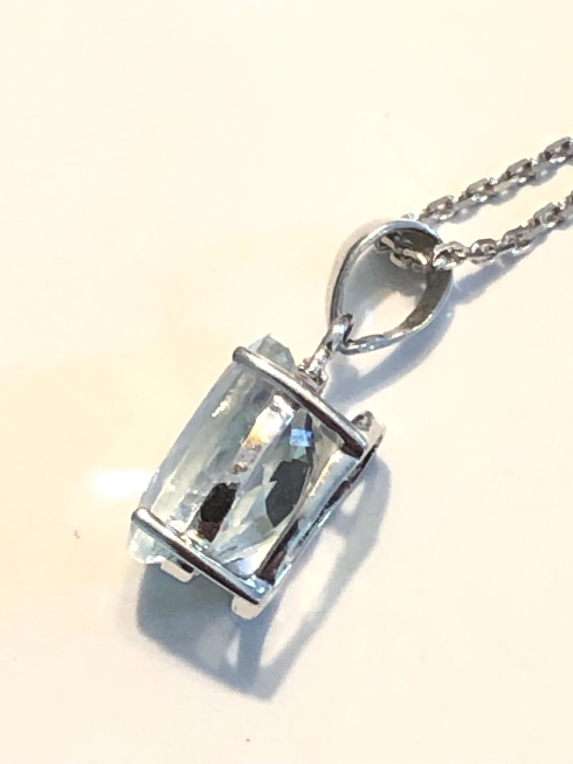 Vintage 14k White Gold Pale Blue Aquamarine Drop Necklace Oval Pendant March Birthstone