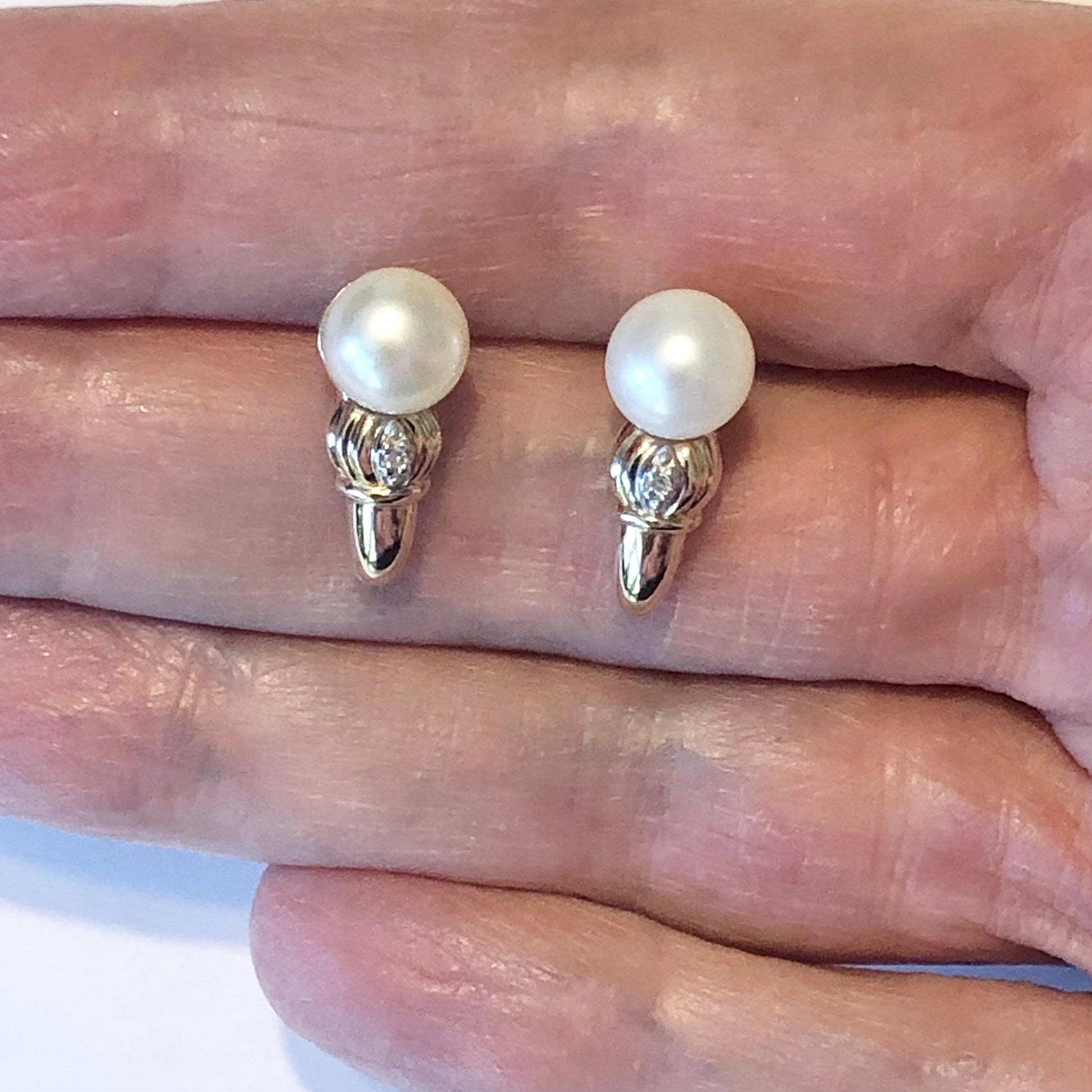 Vintage 10k Yellow Gold Pearl Diamond Stud Earrings: Bridal Button Pearl