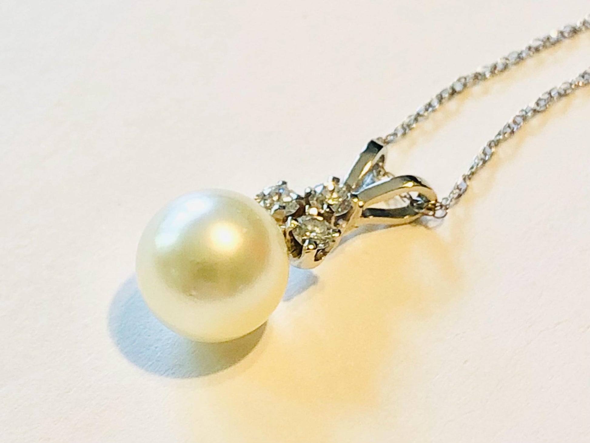 Vintage 14k Gold Pearl and Diamond Necklace, 8.1 mm White Cultured Pearl Pendant, Bridal Necklace, 18"