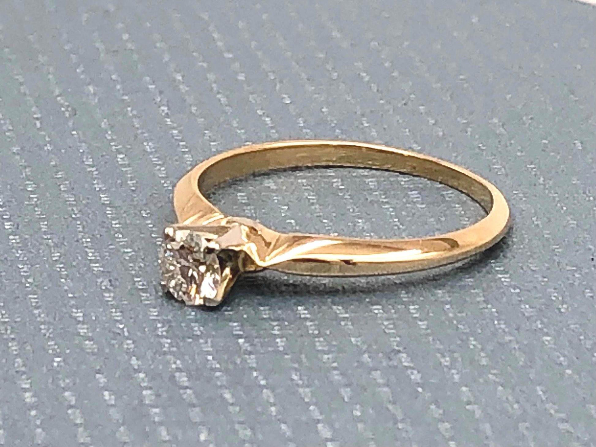 Vintage 18k Yellow Gold Natural Round Cut Diamond Engagement Ring, Solitaire Earth Mined Diamond Approximately .25 Carats, Size 5.75