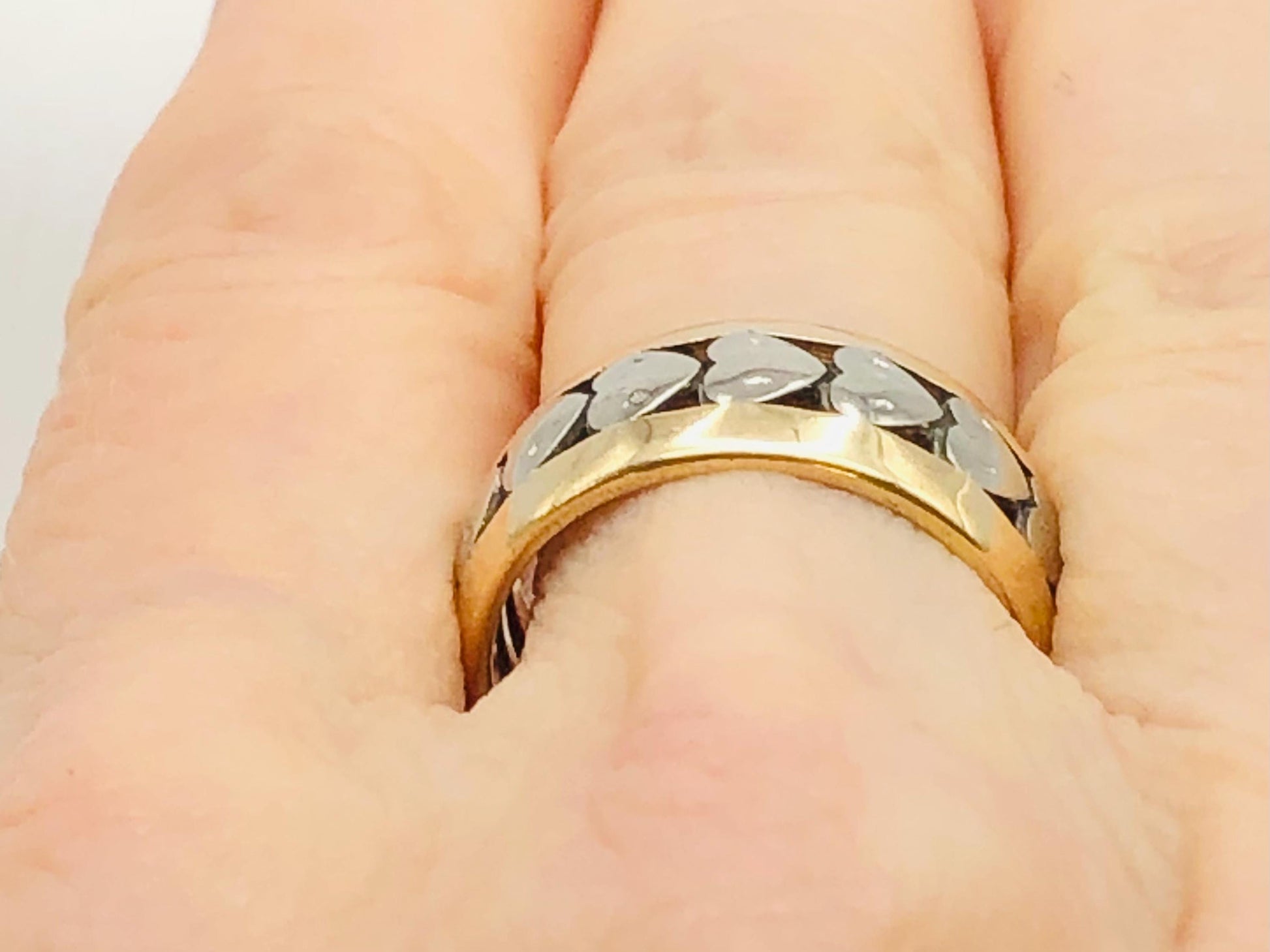 Vintage 14k Gold Hearts Wedding Band - 7.7 MM Wide Two Tone Heart Ring - Size 6.25