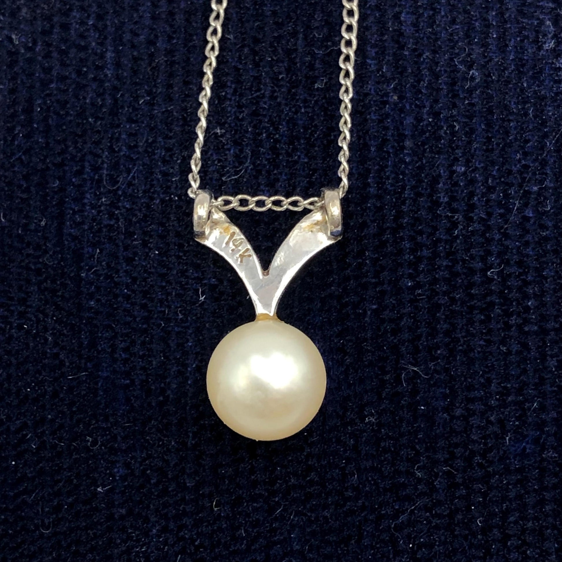 White Gold Pearl Pendant Necklace - Vintage Simple 14k Choker - Bridal Fine Jewelry - Circa 1960's - 6.2 mm 15.25"