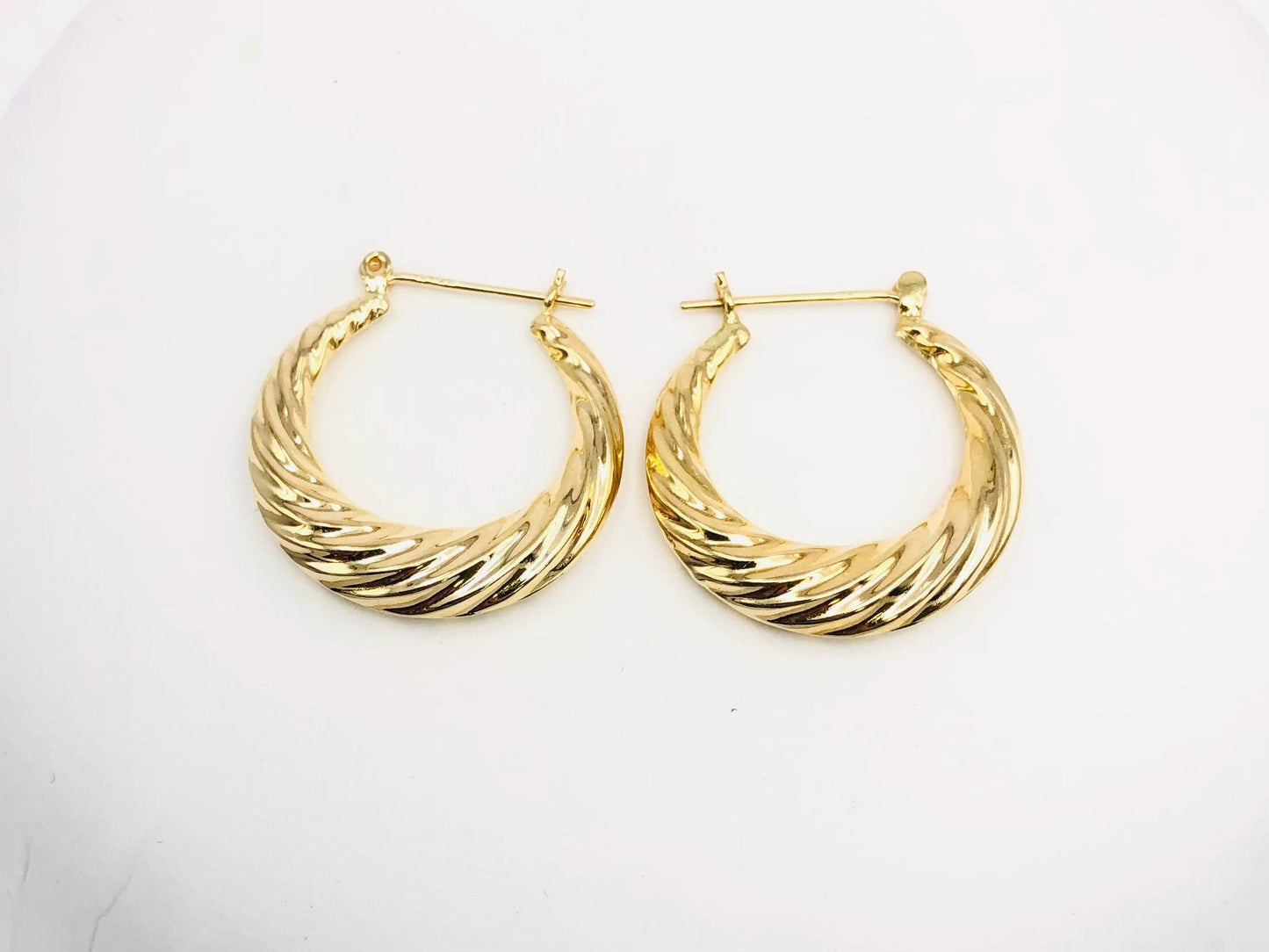 14k Hoop Earrings - Vintage Yellow Gold Twist Style for Everyday - 15/16"