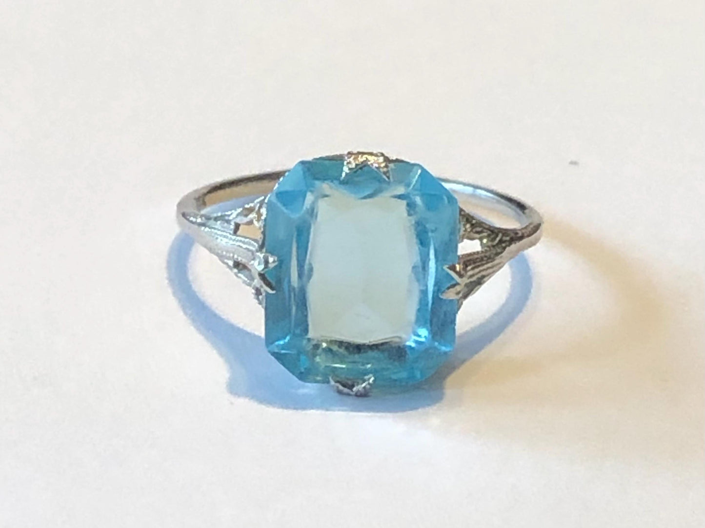Vintage Art Deco Antique 14k White Gold Filigree Blue Glass Ring Size 8.25