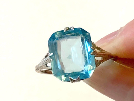 Vintage Art Deco Antique 14k White Gold Filigree Blue Glass Ring Size 8.25