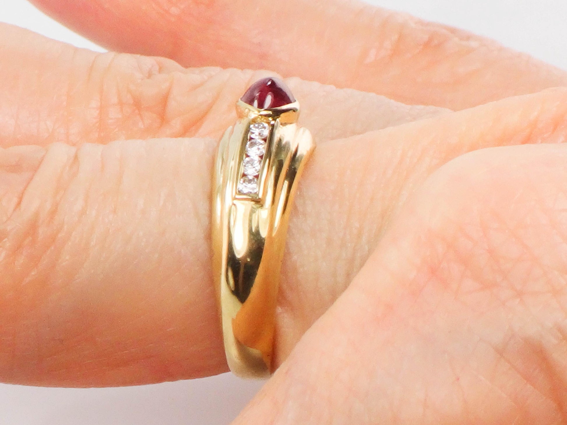 Vintage 18k Yellow Gold Ruby Diamond Ring - July Birthstone, Size 6