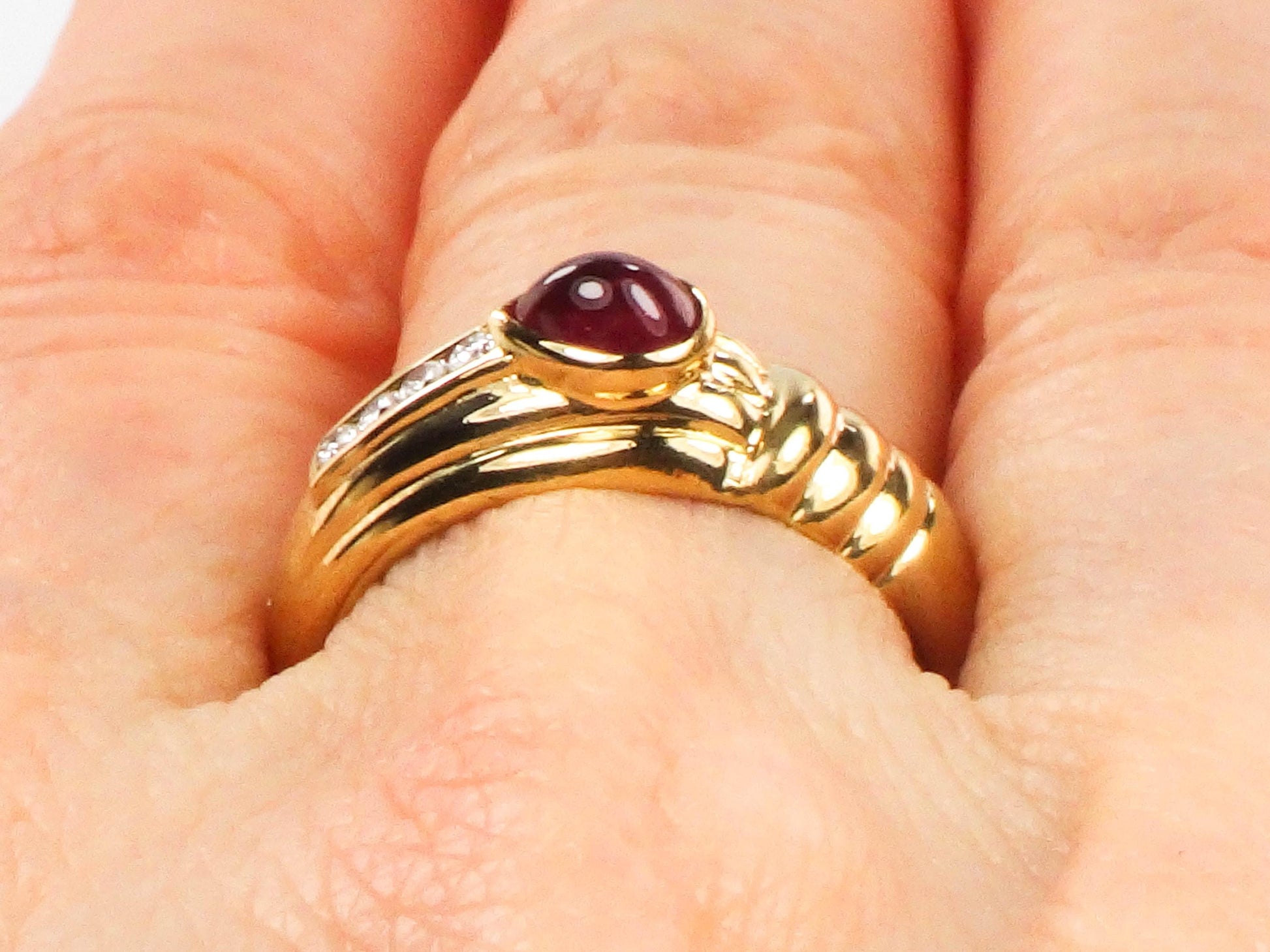 Vintage 18k Yellow Gold Ruby Diamond Ring - July Birthstone, Size 6