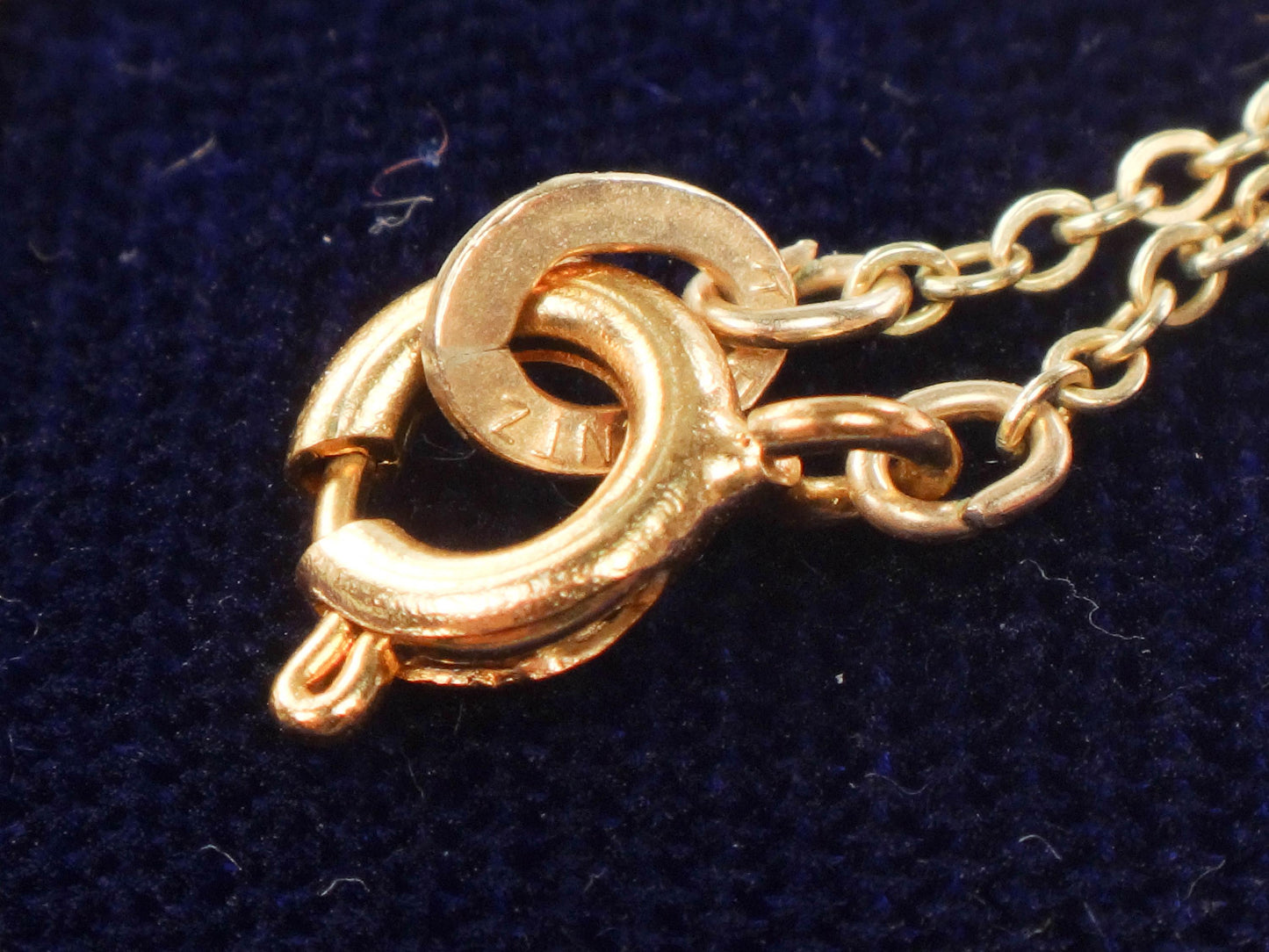 Vintage Gold Tone Cameo Lavalier Pendant Necklace 17"