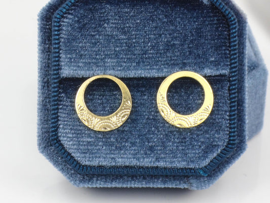 Vintage 18k Yellow Gold Engraved Stud Earrings ,Solid Gold Circle Earrings, Disc Studs with Post Backs