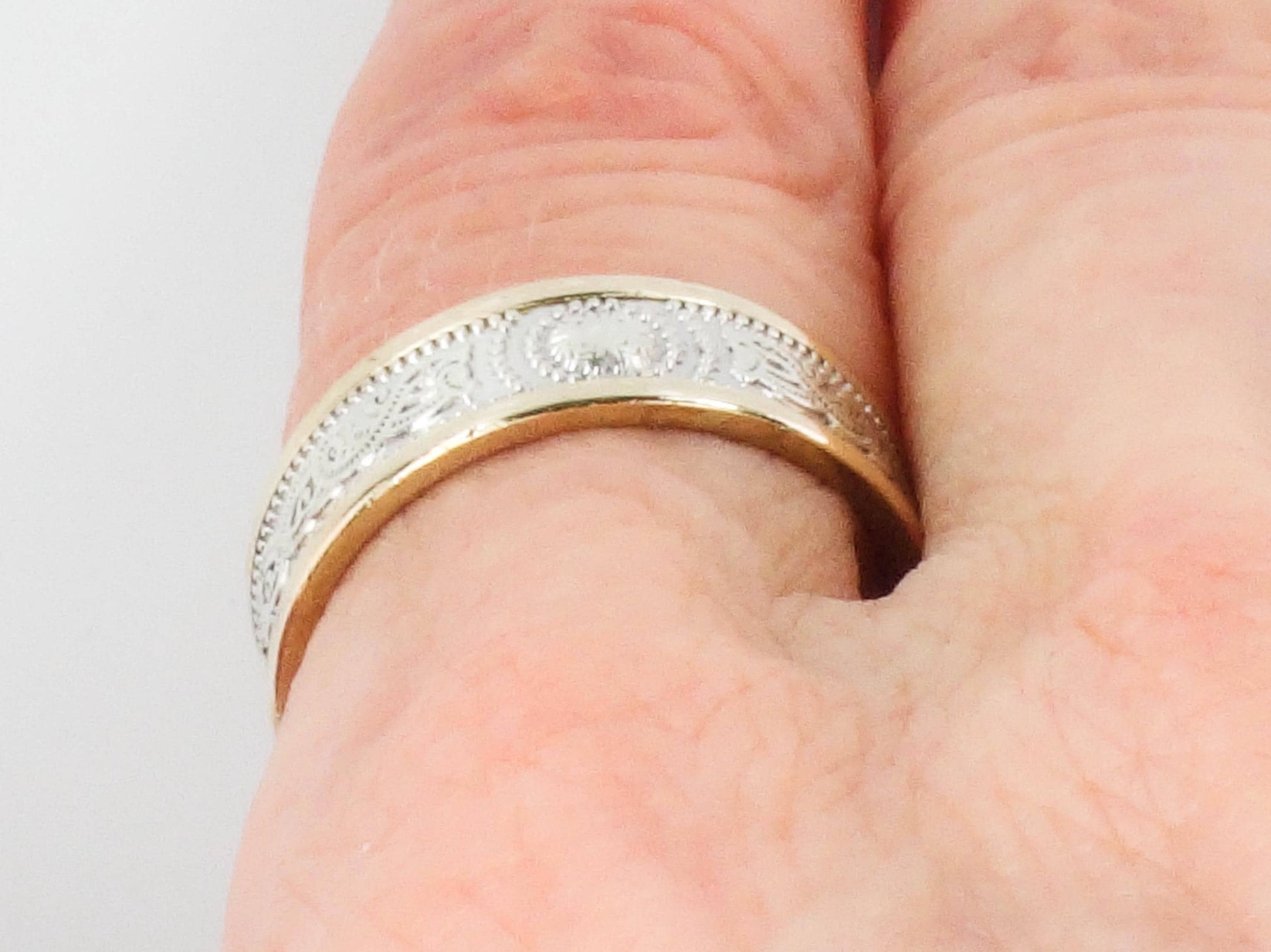Vintage Irish Wedding Band - Solid 10k Gold Wedding Ring - Hallmarked Two Tone Celtic Warrior Shield Ring - Size 7