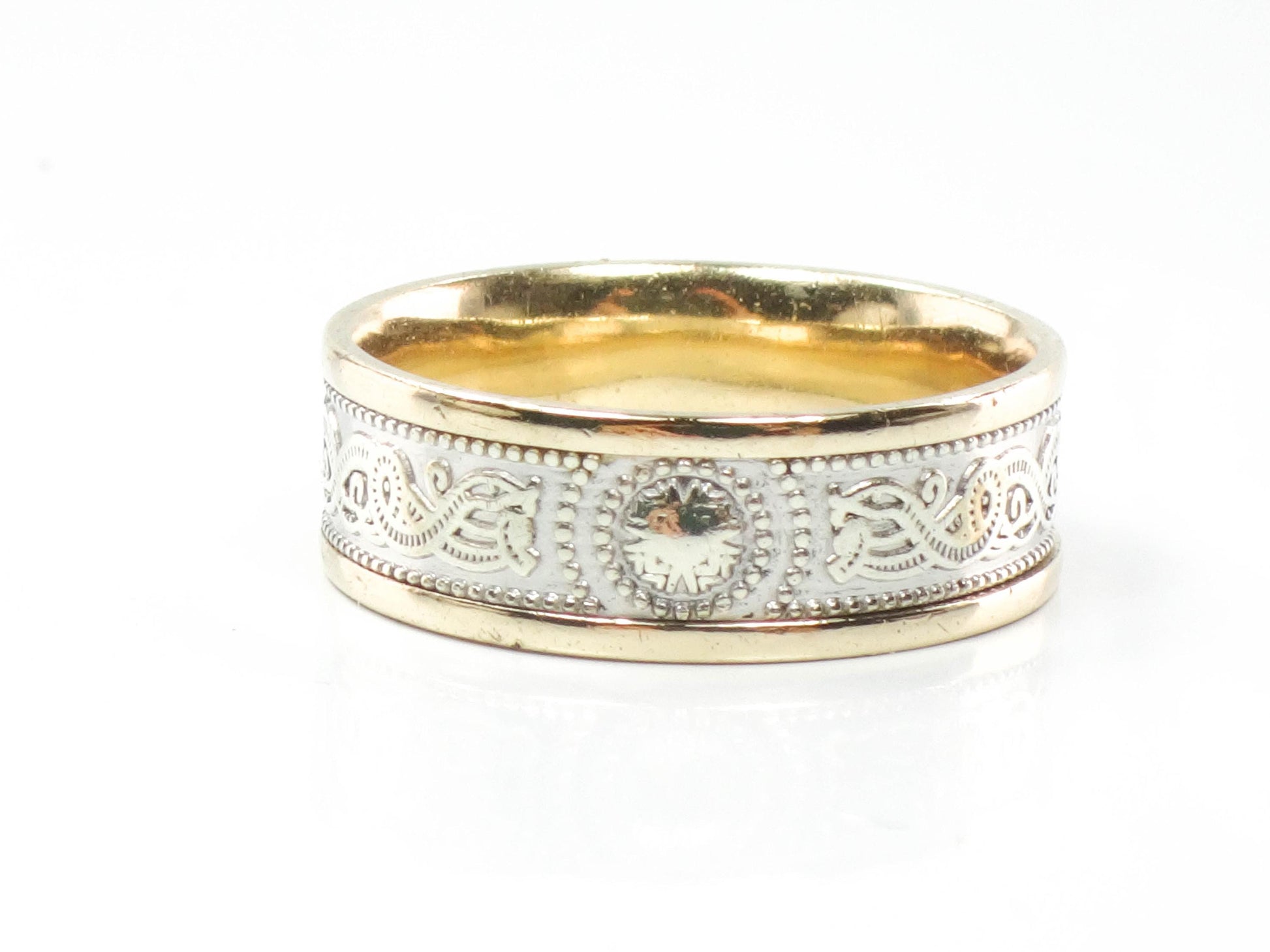 Vintage Irish Wedding Band - Solid 10k Gold Wedding Ring - Hallmarked Two Tone Celtic Warrior Shield Ring - Size 7