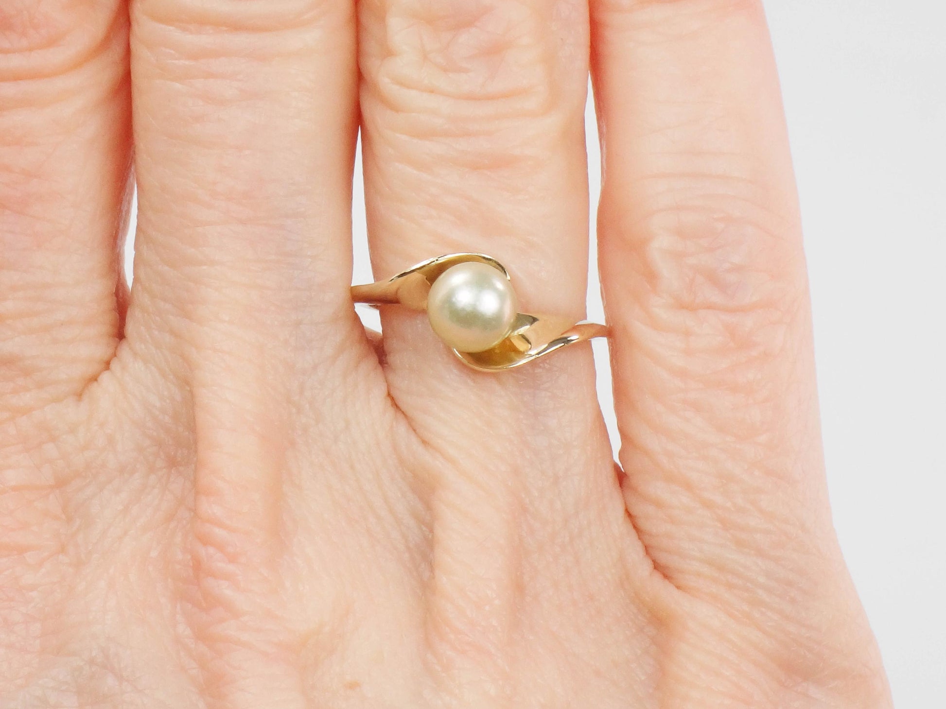 Vintage 14k Light Gray Pearl Ring - Yellow Gold 6 MM Cultured Pearl Ring - June Birthstone - Size 5