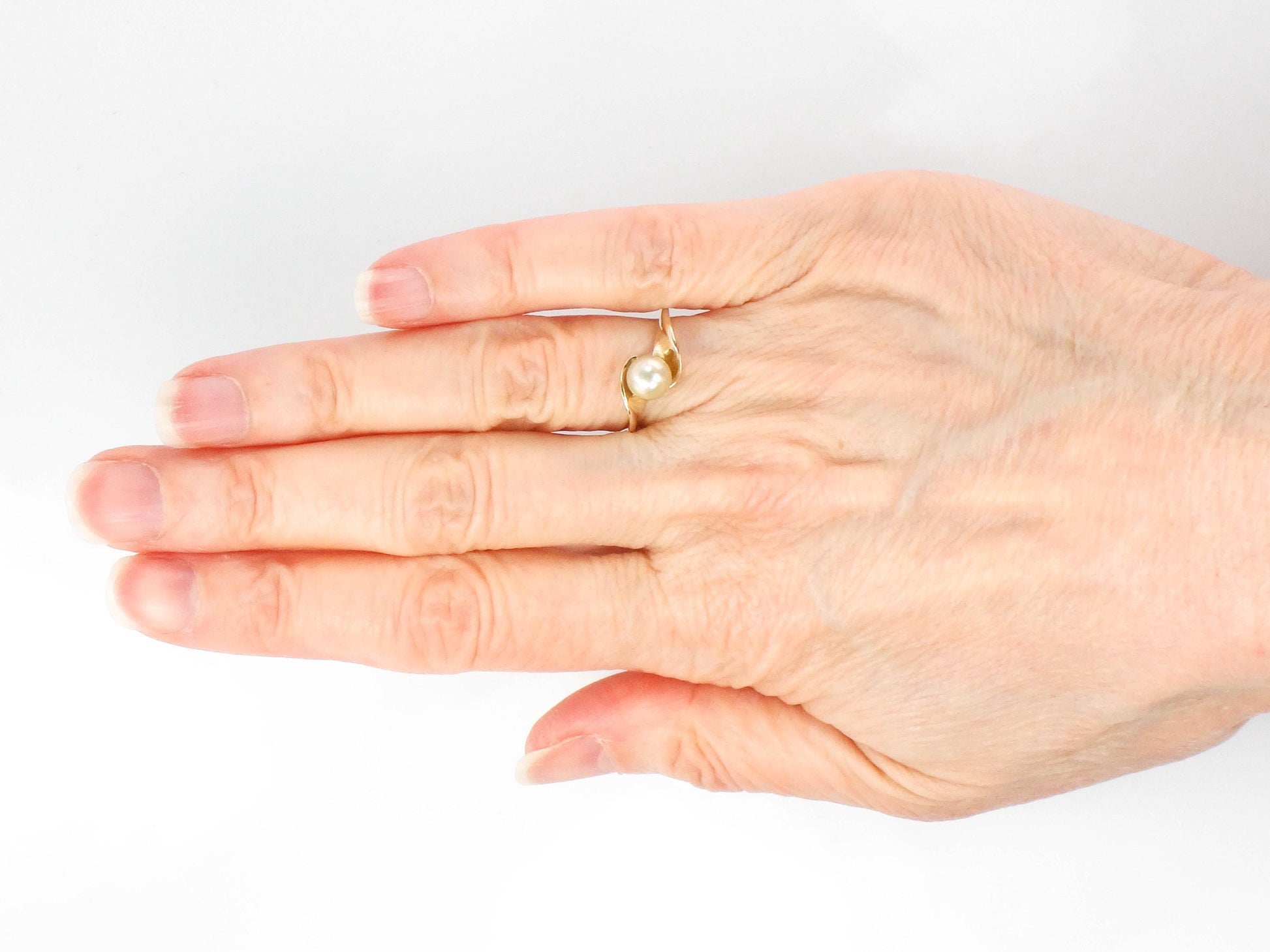 Vintage 14k Light Gray Pearl Ring - Yellow Gold 6 MM Cultured Pearl Ring - June Birthstone - Size 5