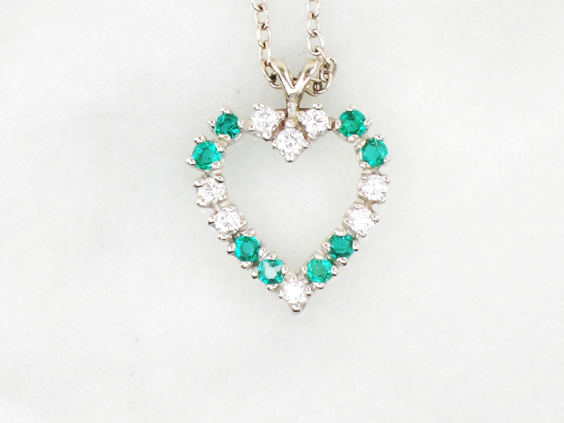Vintage 14k White Gold Natural Emerald and Diamond Heart Pendant Necklace 16.75"