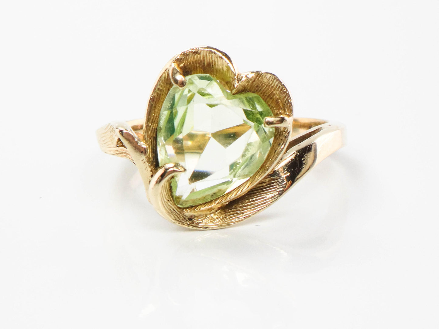 Vintage 14k Yellow Gold Green Spinel Heart Ring, August Birthstone Ring, Size 5.75