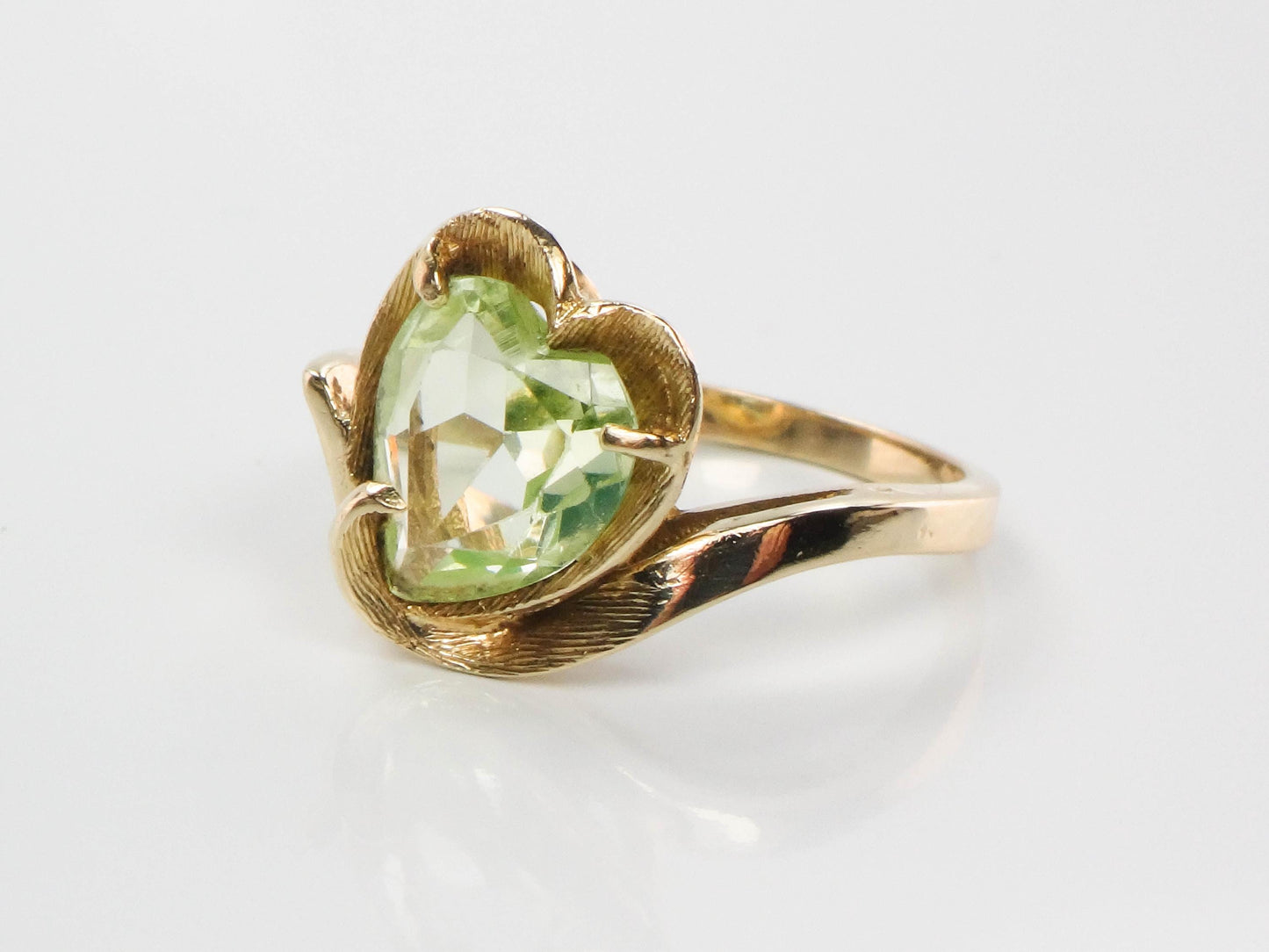 Vintage 14k Yellow Gold Green Spinel Heart Ring, August Birthstone Ring, Size 5.75