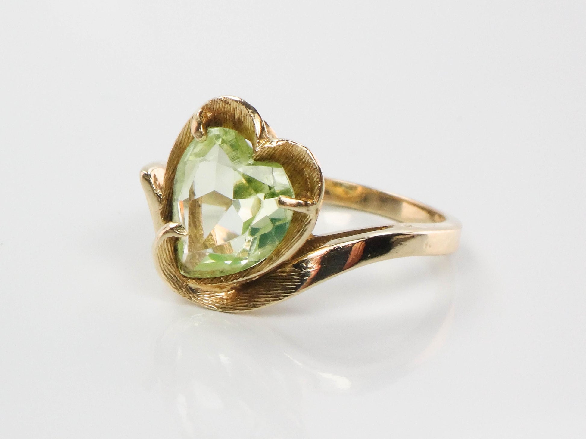 Vintage 14k Yellow Gold Green Spinel Heart Ring, August Birthstone Ring, Size 5.75