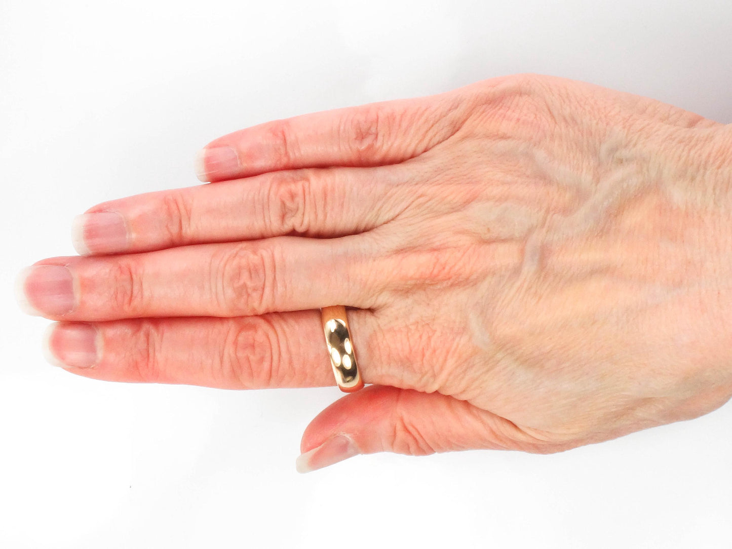 Vintage 18k Yellow Gold Wedding Band - 5.6mm Polished Ring, Size 8.75