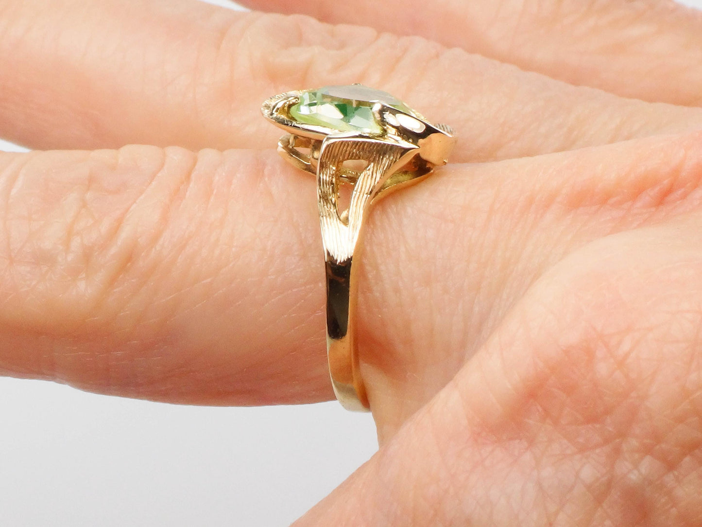 Vintage 14k Yellow Gold Green Spinel Heart Ring, August Birthstone Ring, Size 5.75
