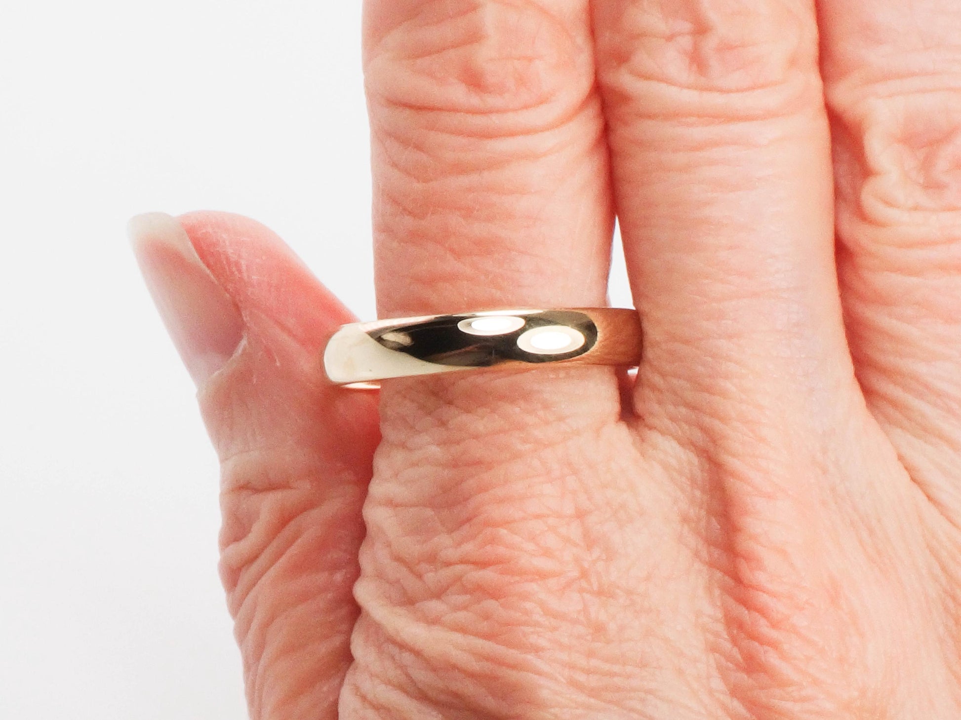Vintage 14k Solid Gold Plain Wedding Band, Wood ArtCarved 4 mm Yellow Gold Wedding Ring - Size 12