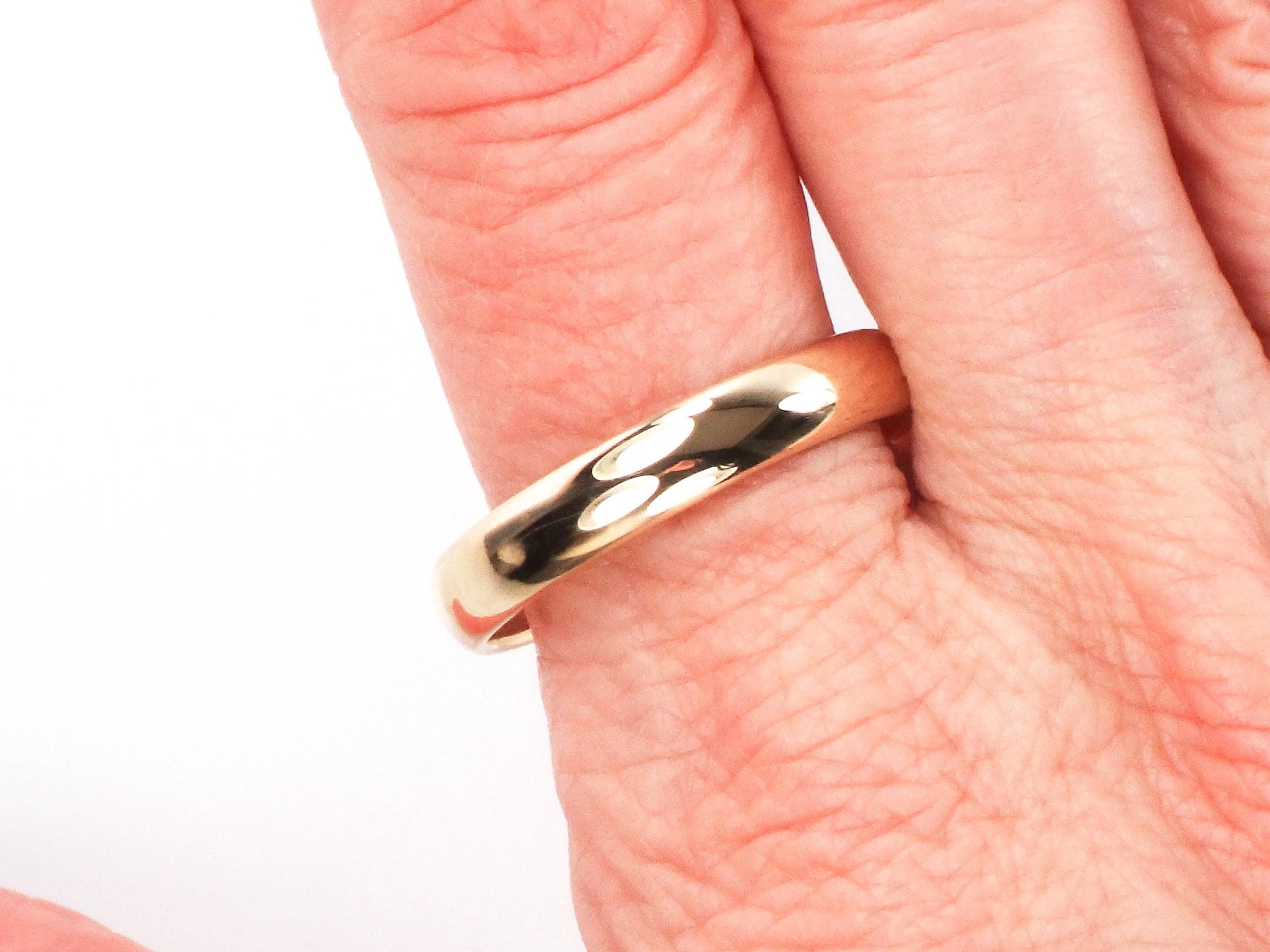 Vintage 14k Solid Gold Plain Wedding Band, Wood ArtCarved 4 mm Yellow Gold Wedding Ring - Size 12
