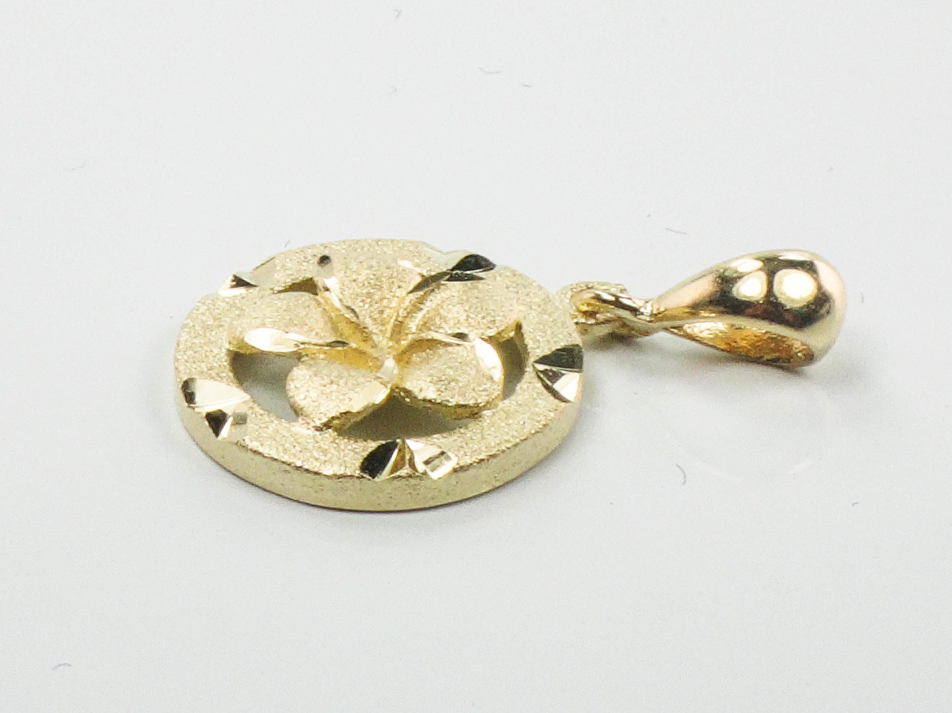 Vintage 14k Yellow Gold Round Floral Pendant, Plumeria Flower Charm
