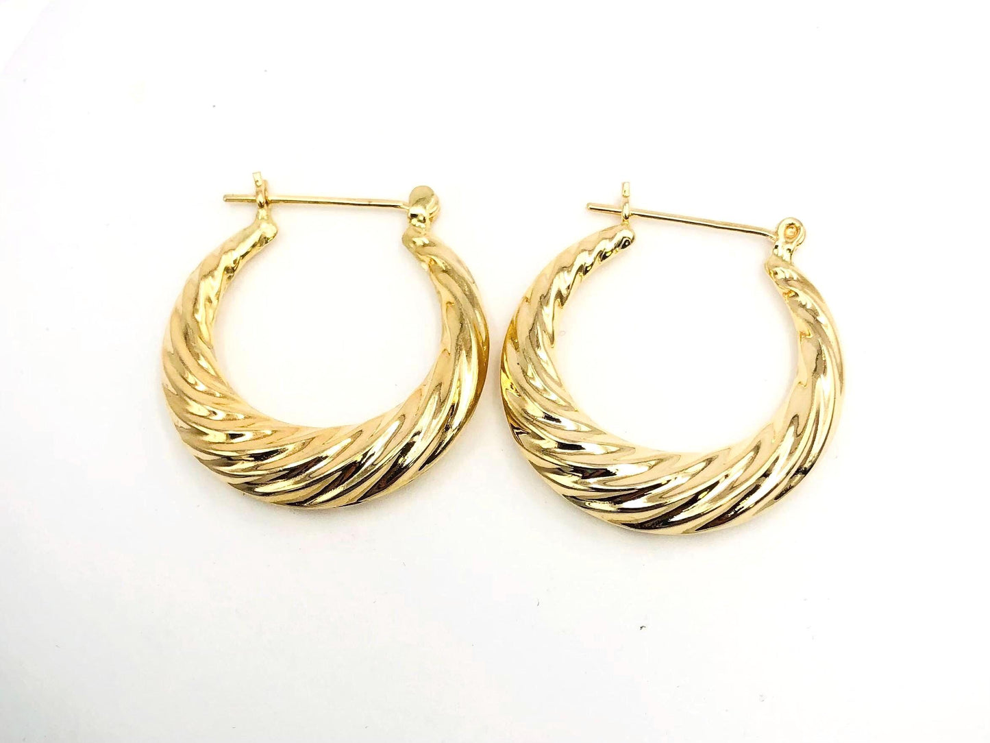 14k Hoop Earrings - Vintage Yellow Gold Twist Style for Everyday - 15/16"