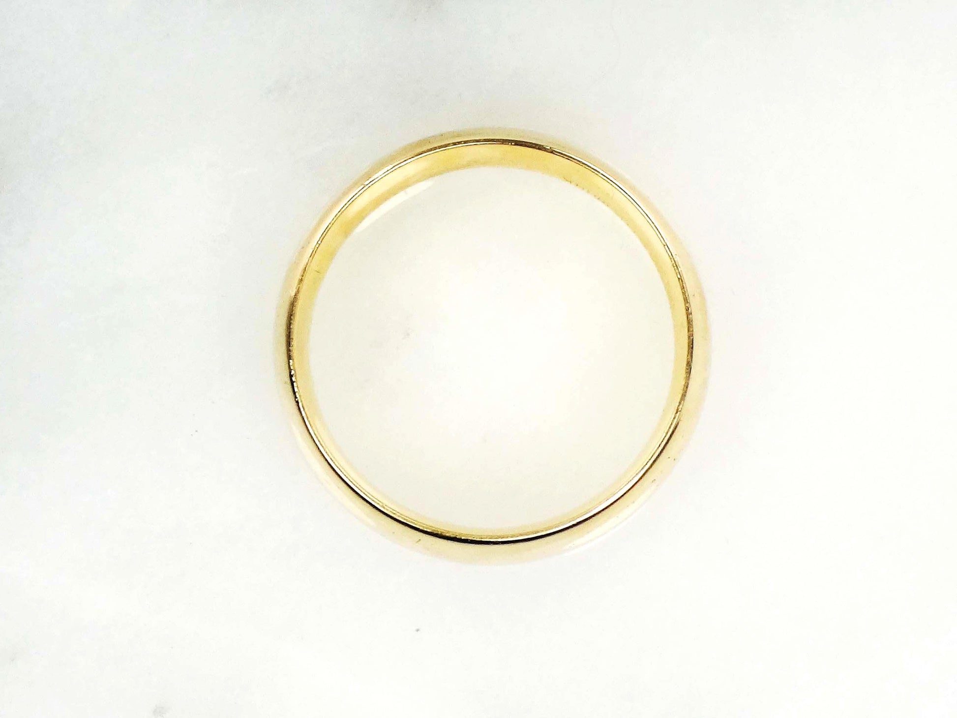 Solid 14k Yellow Gold Wedding Band - Vintage 7 mm Wide Plain Wedding Ring with Comfort Fit - Size 10.5 - Men's Unisex