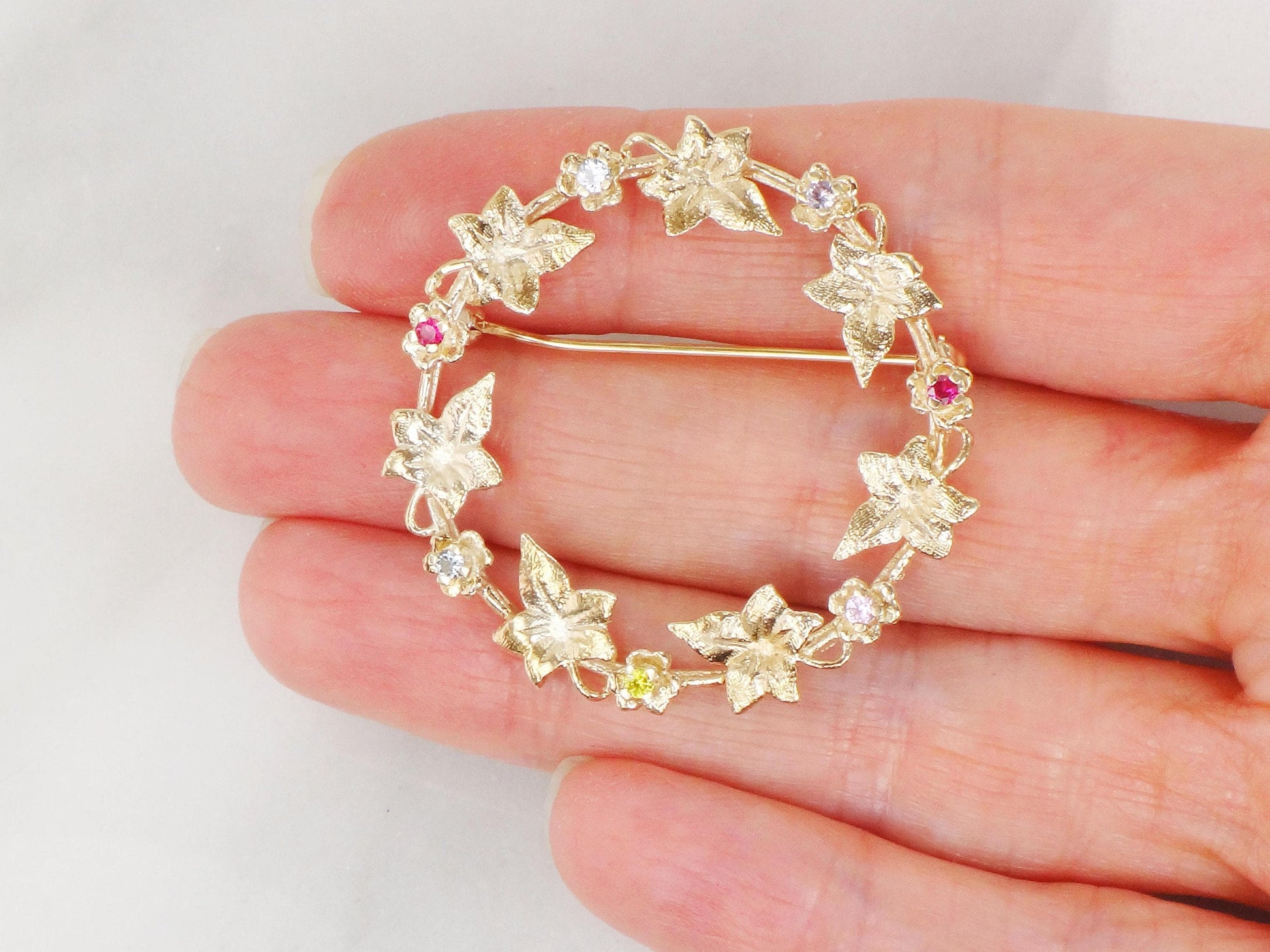 Vintage 10k Gold Ivy Wreath Pin - Jeweled Yellow Gold Circle Pin - Circa 1970's with Victorian Style