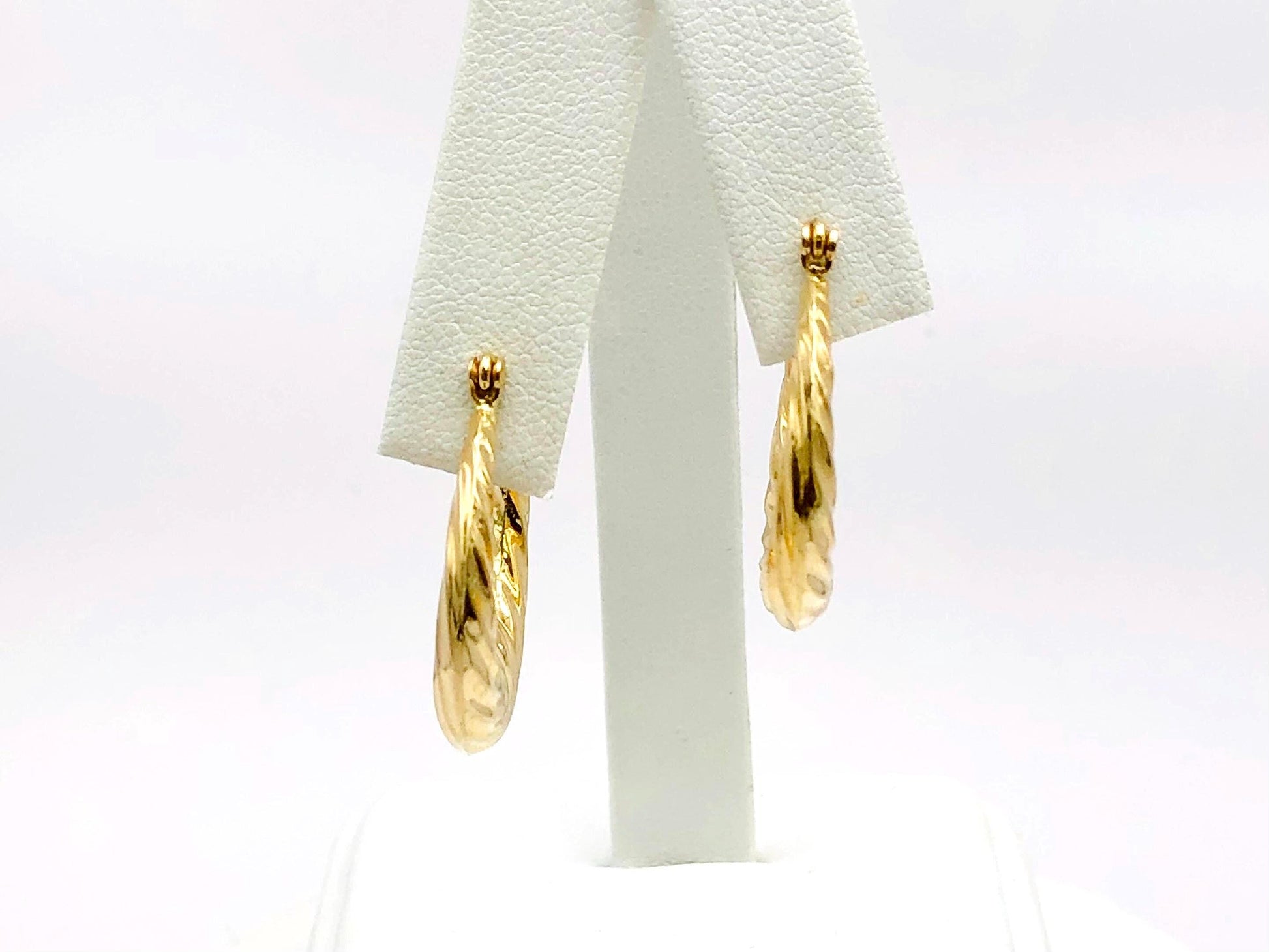 14k Hoop Earrings - Vintage Yellow Gold Twist Style for Everyday - 15/16"